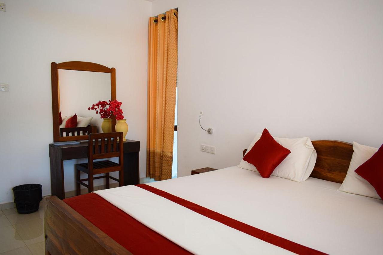 High Park Hotel Nilaveli Zewnętrze zdjęcie